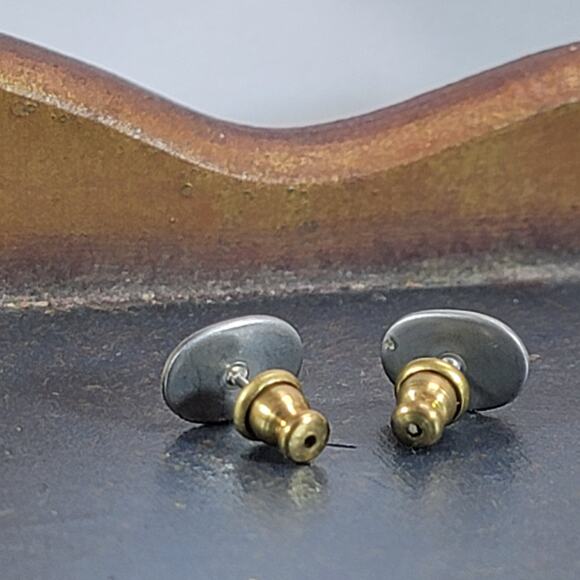 Elegant Gold Glitter Stud Earrings with Brass Post, Chic and Timeless Design - Picture 4 of 10